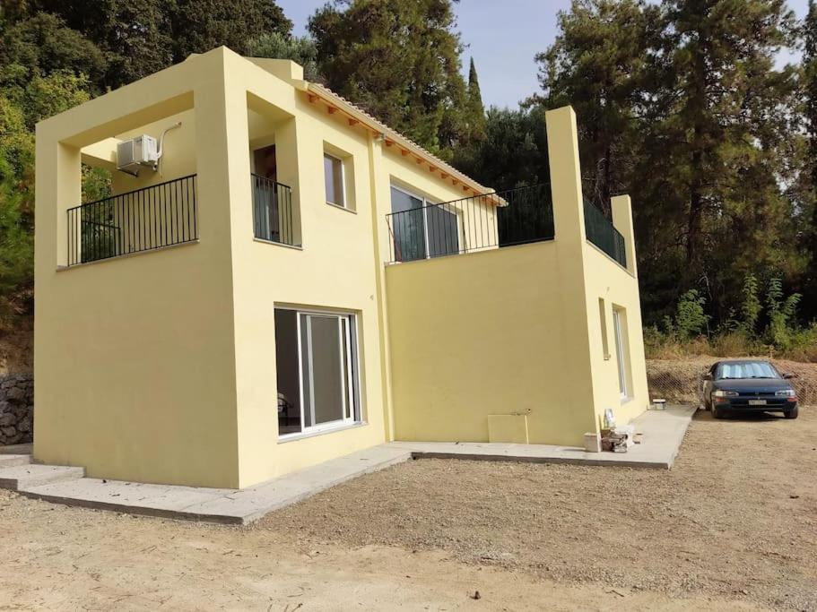 Marianthi Afroditi House In Achillion Woods